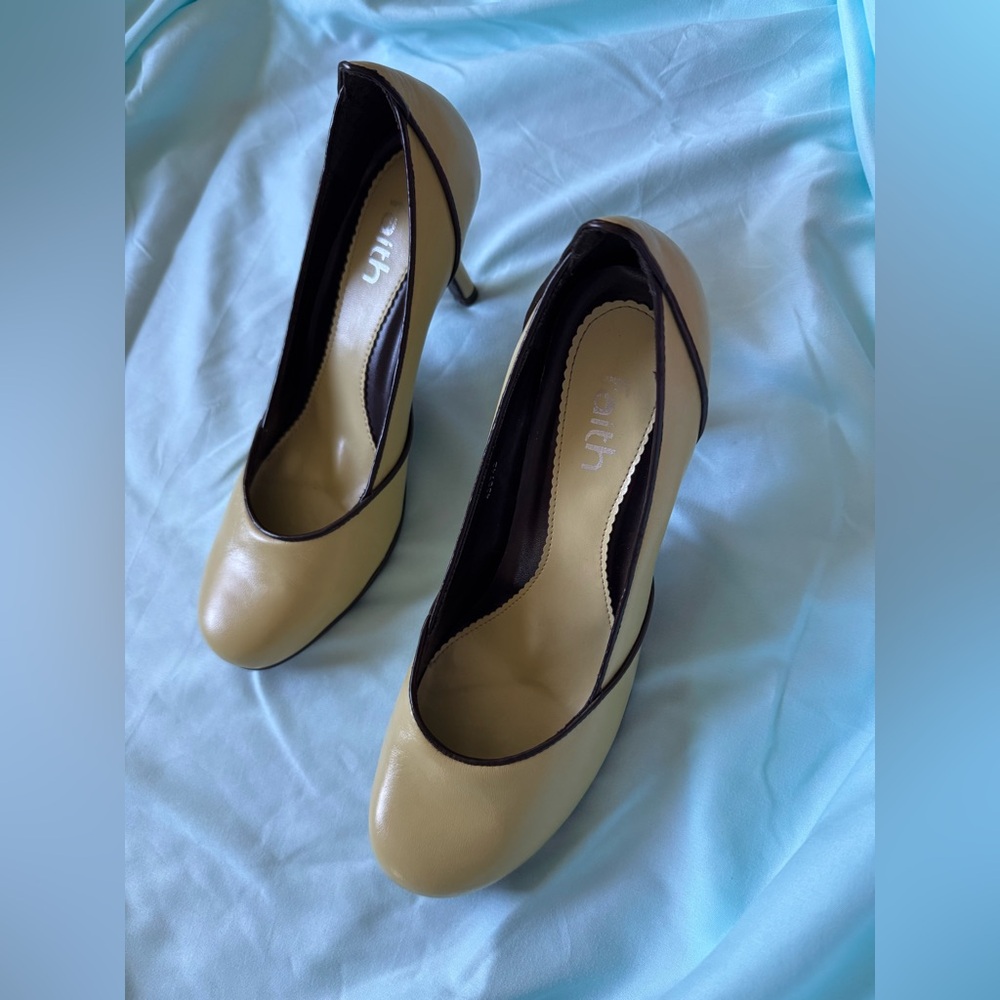 Yellow Classic Heels with Rounded Toe - Picture 2 of 7